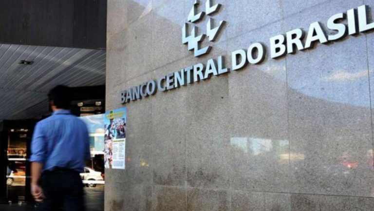 Só há uma solução para o Banco Central…